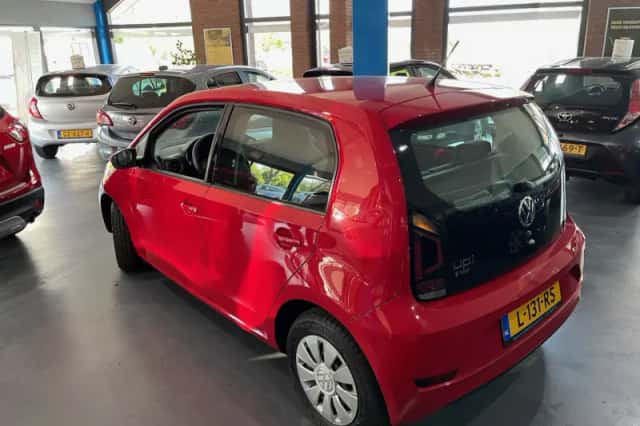 Volkswagen Up! (2017) thumbnail 4