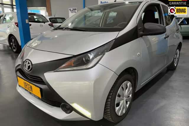 Toyota Aygo (2017) thumbnail 1