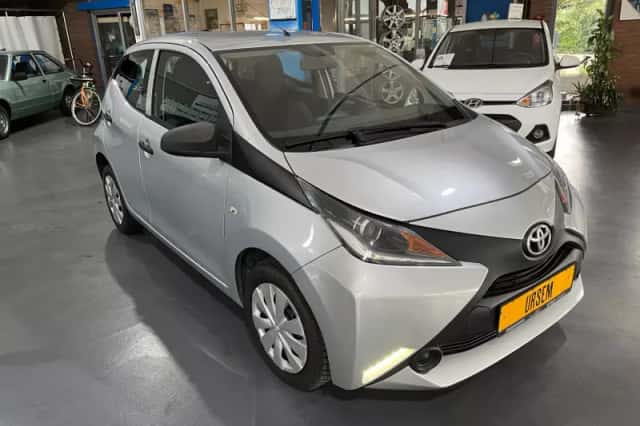 Toyota Aygo (2017) thumbnail 3