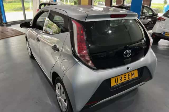 Toyota Aygo (2017) thumbnail 4
