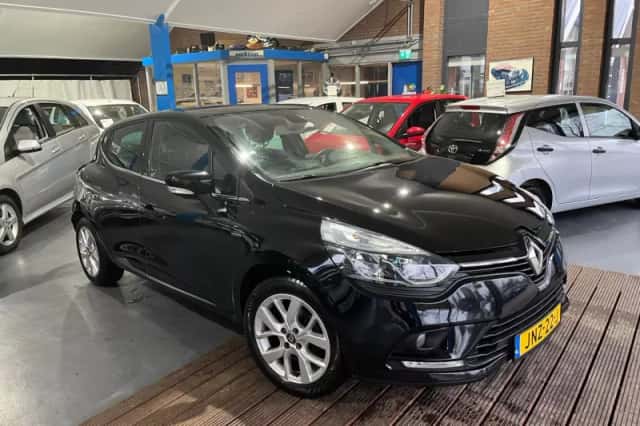 Renault Clio (2018) thumbnail 3