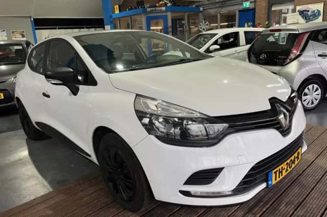 Renault Clio (2018) thumbnail 3