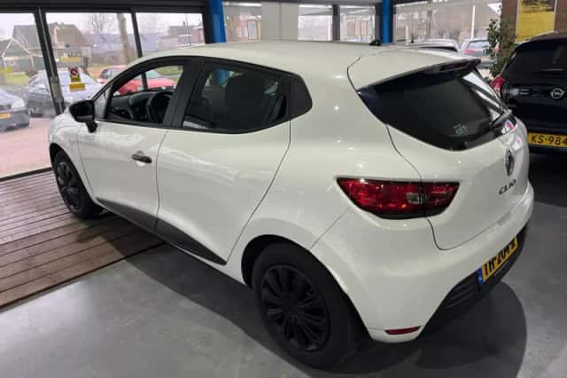 Renault Clio (2018) thumbnail 4