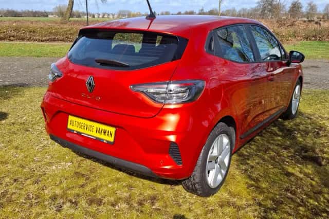 Renault Clio (2024) thumbnail 4