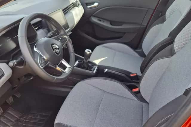 Renault Clio (2024) thumbnail 5