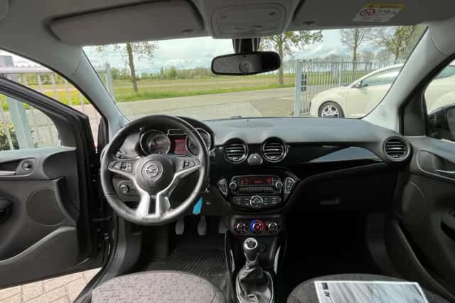 Opel Adam (2018) thumbnail 2