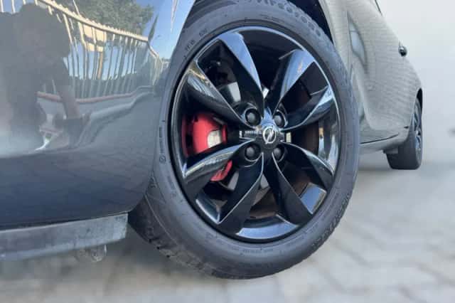 Opel Adam (2018) thumbnail 3