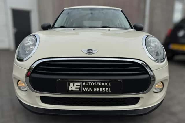 MINI One (2016) thumbnail 5
