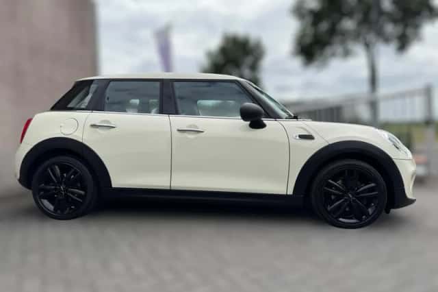 MINI One (2016) thumbnail 6