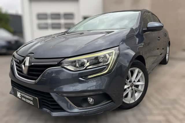 Renault Mégane (2016) thumbnail 1