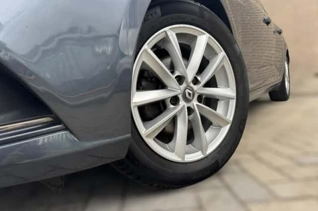 Renault Mégane (2016) thumbnail 3