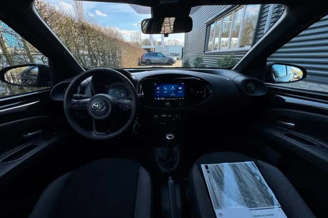 Toyota Aygo (2024) thumbnail 2