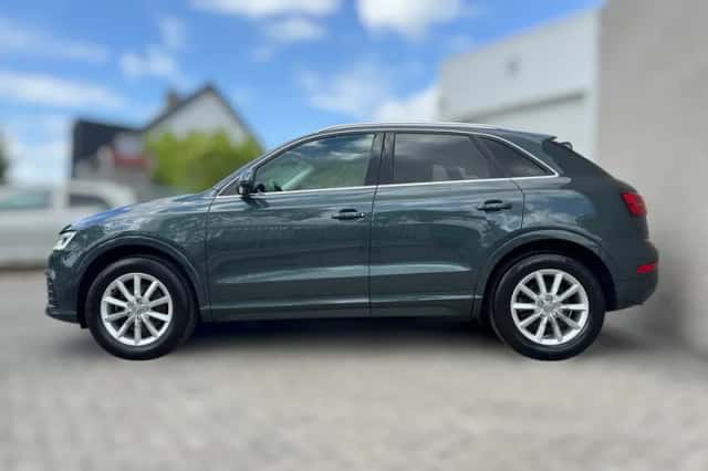 Audi Q3 (2017) thumbnail 4