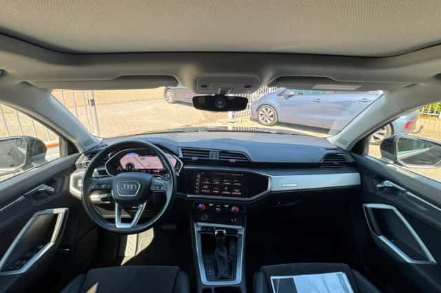 Audi Q3 (2021) thumbnail 2