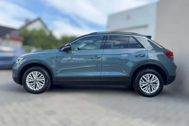 Volkswagen T-Roc (2022) thumbnail 4