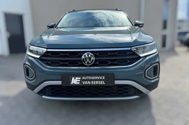Volkswagen T-Roc (2022) thumbnail 5