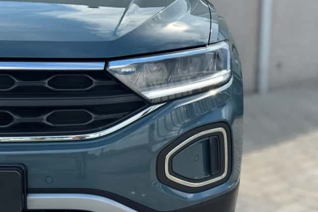 Volkswagen T-Roc (2022) thumbnail 6