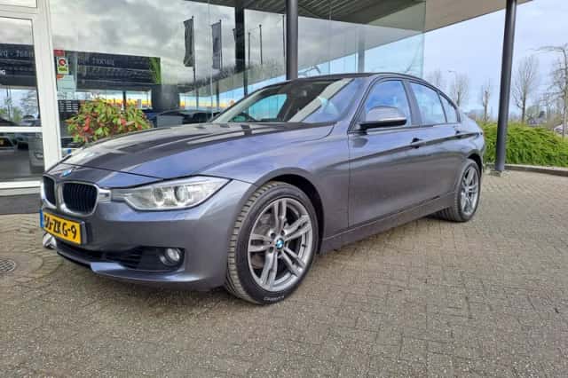 BMW 3-Serie (2012) thumbnail 1