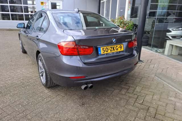 BMW 3-Serie (2012) thumbnail 4