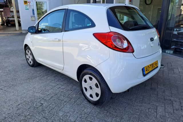 Ford Ka (2011) thumbnail 3