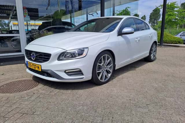 Volvo S60 (2013) thumbnail 1