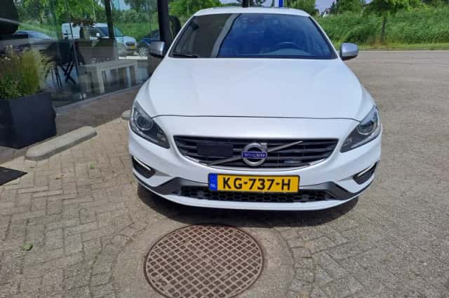 Volvo S60 (2013) thumbnail 5