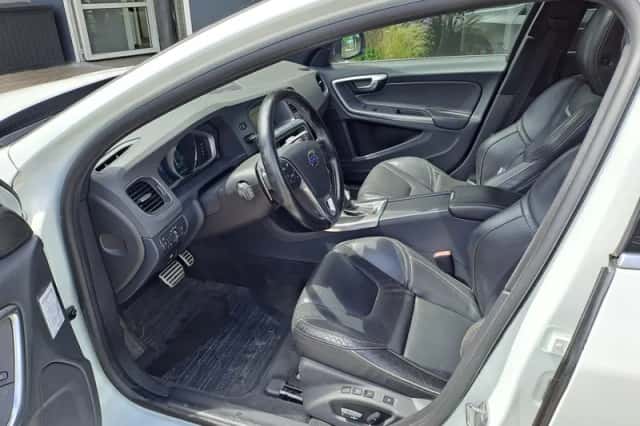 Volvo S60 (2013) thumbnail 6