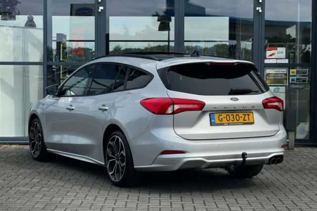 Ford Focus (2020) thumbnail 3