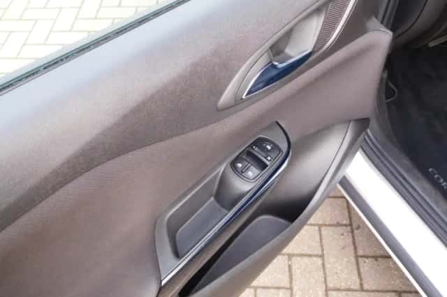Opel Corsa (2015) thumbnail 6