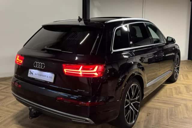 Audi Q7 (2016) thumbnail 2