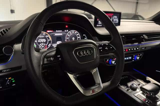 Audi Q7 (2016) thumbnail 3