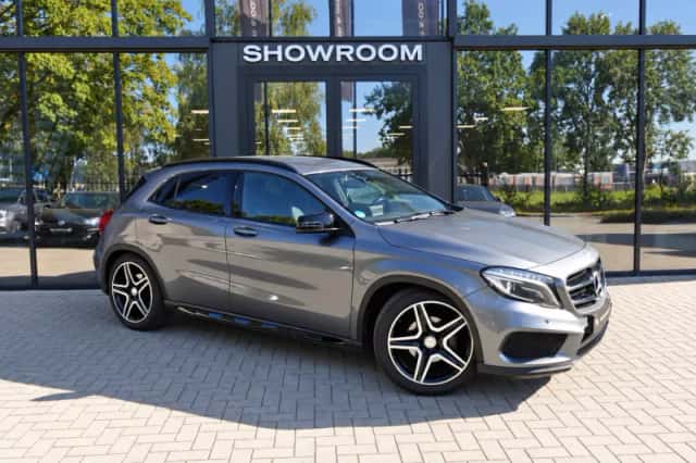 Mercedes-Benz GLA-Klasse (2016) thumbnail 3