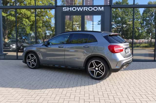 Mercedes-Benz GLA-Klasse (2016) thumbnail 4
