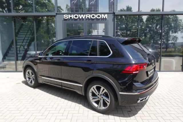 Volkswagen Tiguan (2021) thumbnail 2
