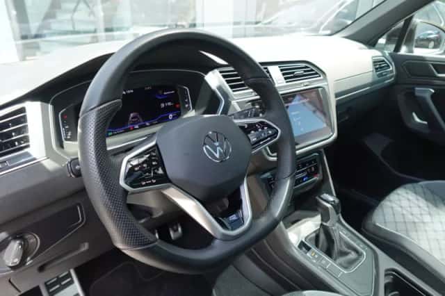 Volkswagen Tiguan (2021) thumbnail 3