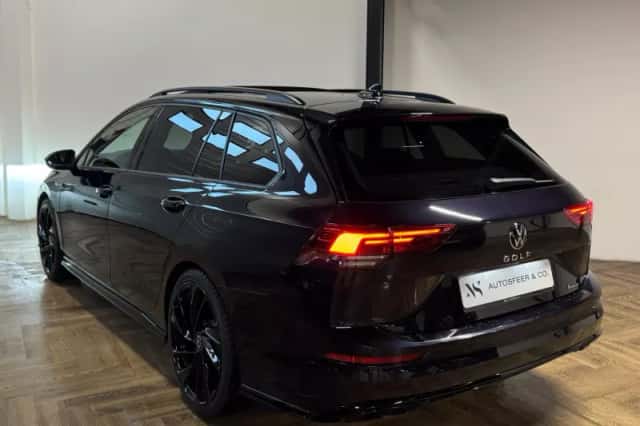 Volkswagen Golf (2023) thumbnail 6