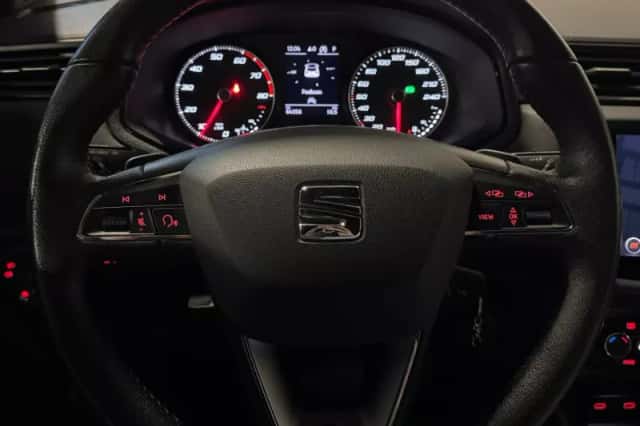 SEAT Arona (2021) thumbnail 3