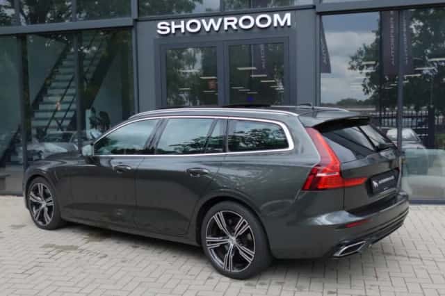 Volvo V60 (2020) thumbnail 2