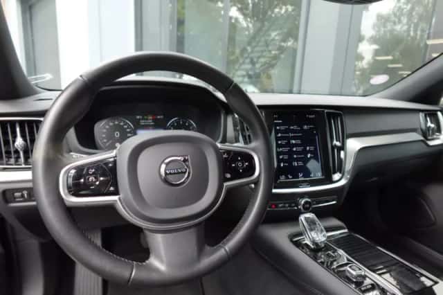 Volvo V60 (2020) thumbnail 6