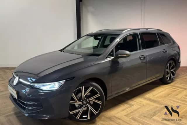 Volkswagen Golf (2025) thumbnail 1