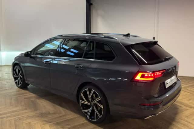 Volkswagen Golf (2025) thumbnail 2