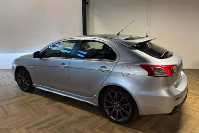 Mitsubishi Lancer (2009) thumbnail 6