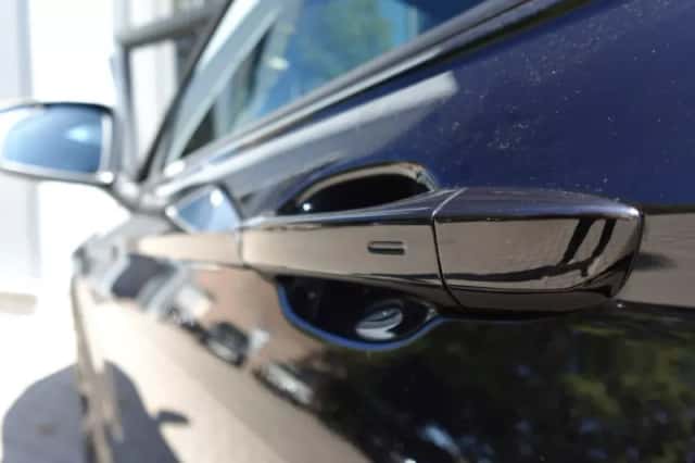 Volkswagen Tiguan (2023) thumbnail 4