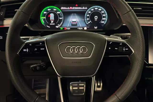 Audi Q8 (2024) thumbnail 3