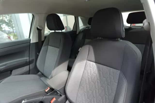 Volkswagen Polo (2024) thumbnail 4