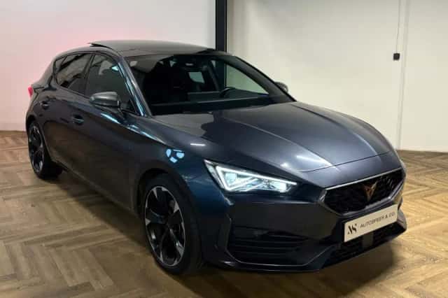 CUPRA Leon (2023) thumbnail 4