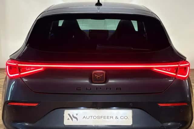 CUPRA Leon (2023) thumbnail 6
