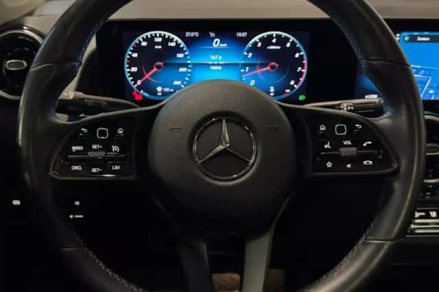 Mercedes-Benz GLB-Klasse (2022) thumbnail 3
