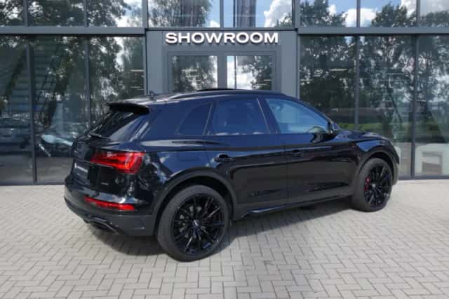 Audi Q5 (2023) thumbnail 2