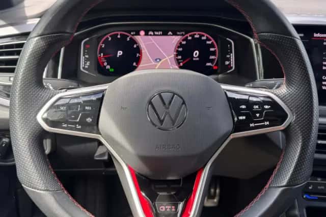 Volkswagen Polo (2023) thumbnail 3